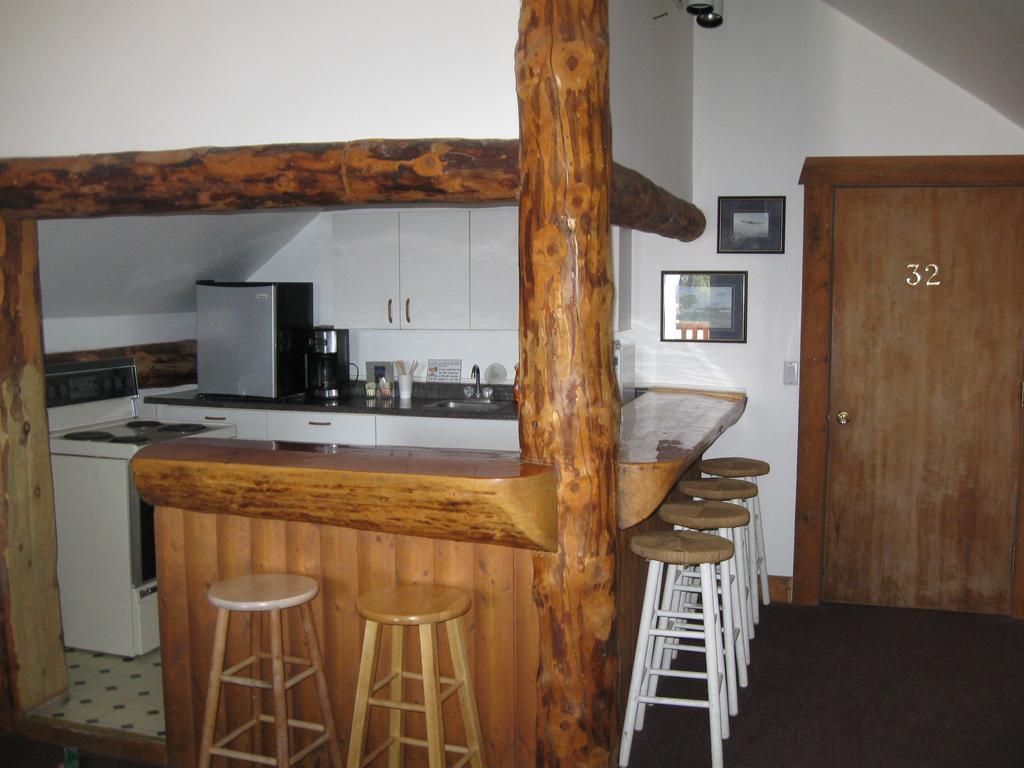 1202 Motor Inn Beaver Creek Room photo